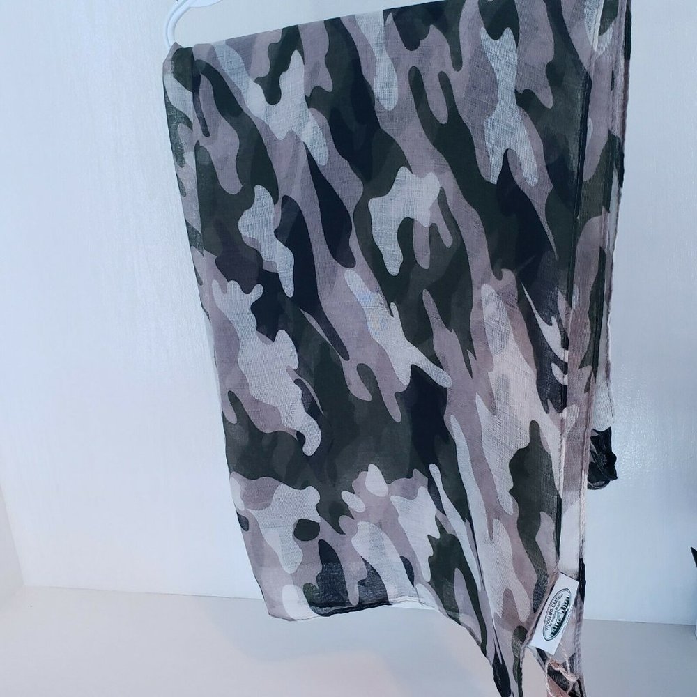 Woodland Creek Camouflage Print Scarf New with Tag